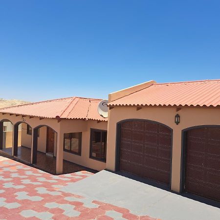Jjp Self Catering - Three Bedroom House Lüderitz Extérieur photo