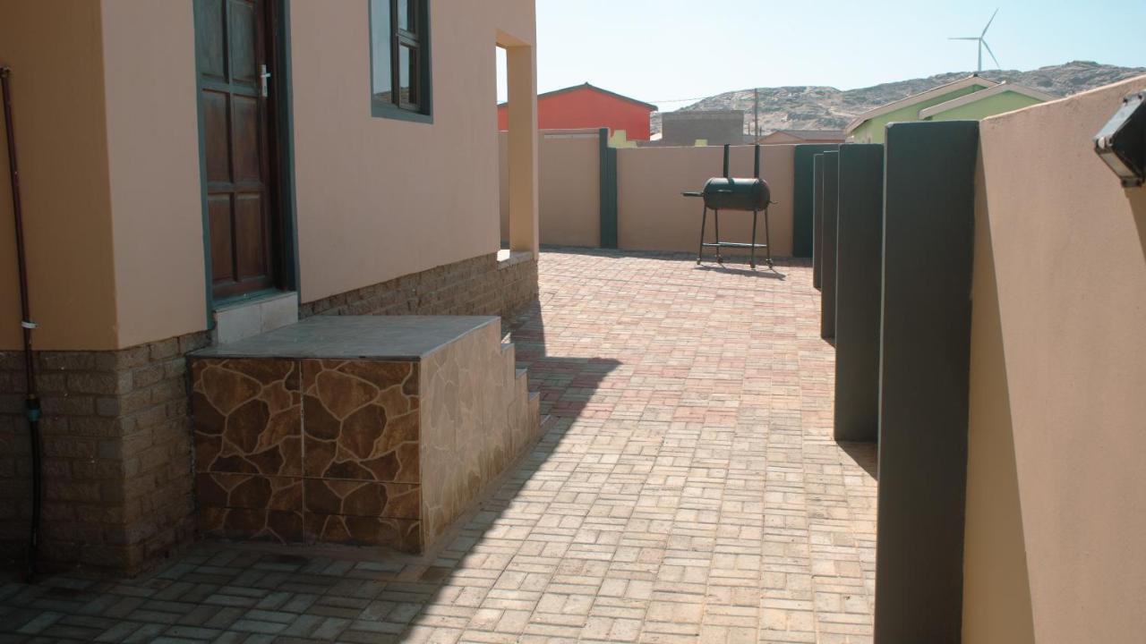 Jjp Self Catering - Three Bedroom House Lüderitz Extérieur photo