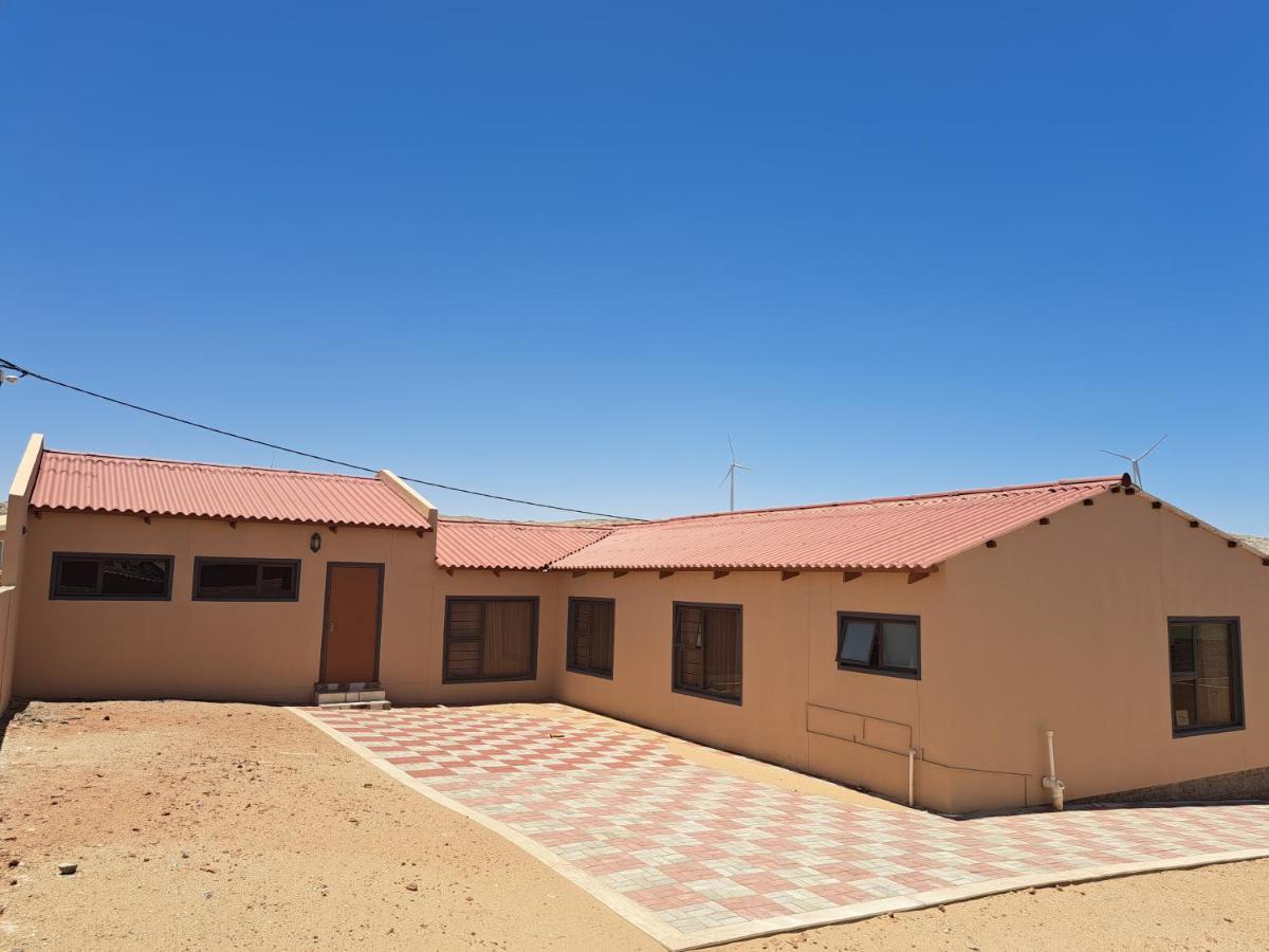 Jjp Self Catering - Three Bedroom House Lüderitz Extérieur photo